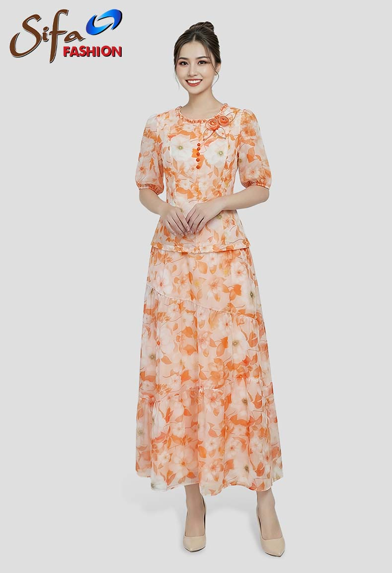Bộ áo cổ tròn xẻ V & váy hoa